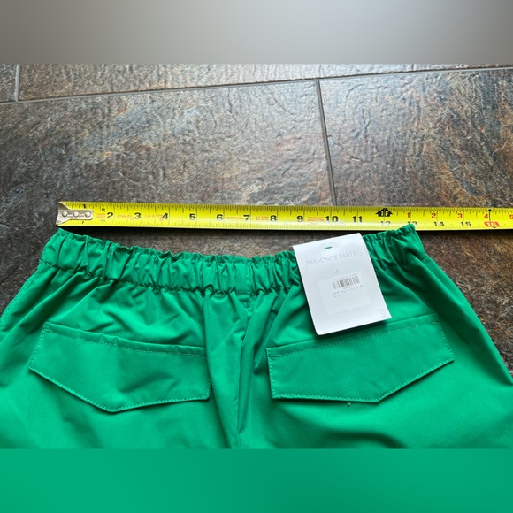 New Love Tree green parachute cargo streetwear pants with toggles. Size medium - Picture 14 of 14
